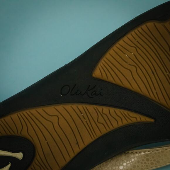 Olukai Size 10 Kalupa Kai Tan Slip Slide On Rubber Sole Flip Flops Sandals - Picture 5 of 6